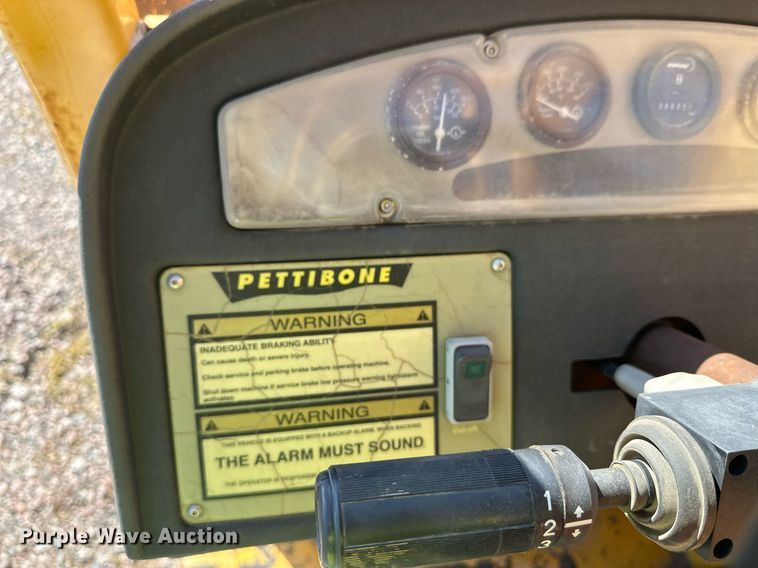 image for item EL0018 2005 Pertibone 8044 telehandler