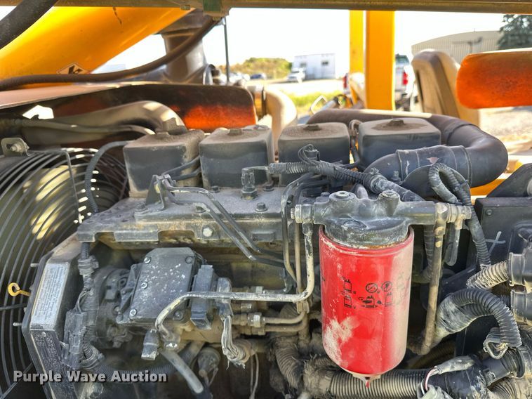 image for item EL0018 2005 Pertibone 8044 telehandler