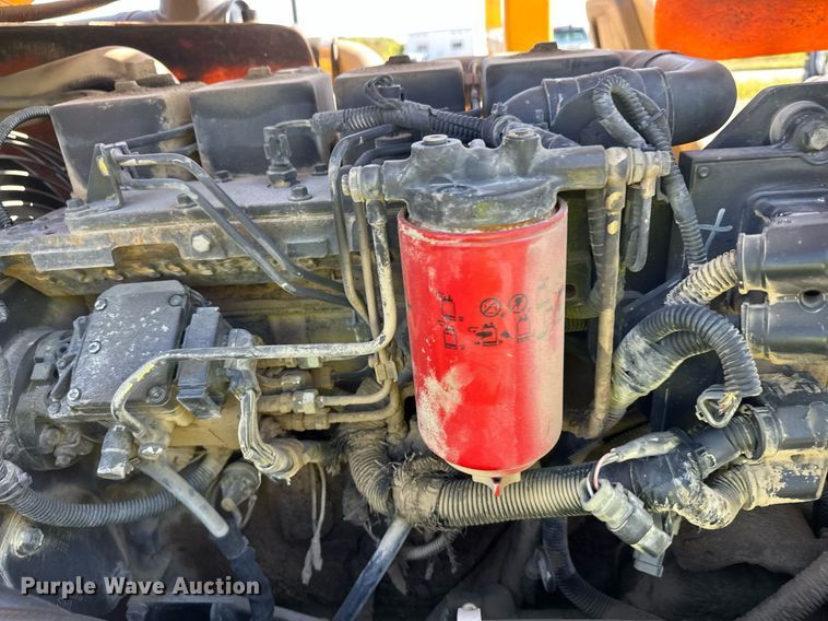 image for item EL0018 2005 Pertibone 8044 telehandler