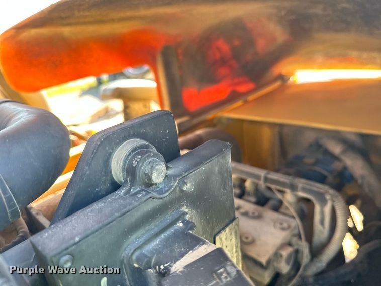 image for item EL0018 2005 Pertibone 8044 telehandler