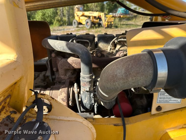 image for item EL0018 2005 Pertibone 8044 telehandler