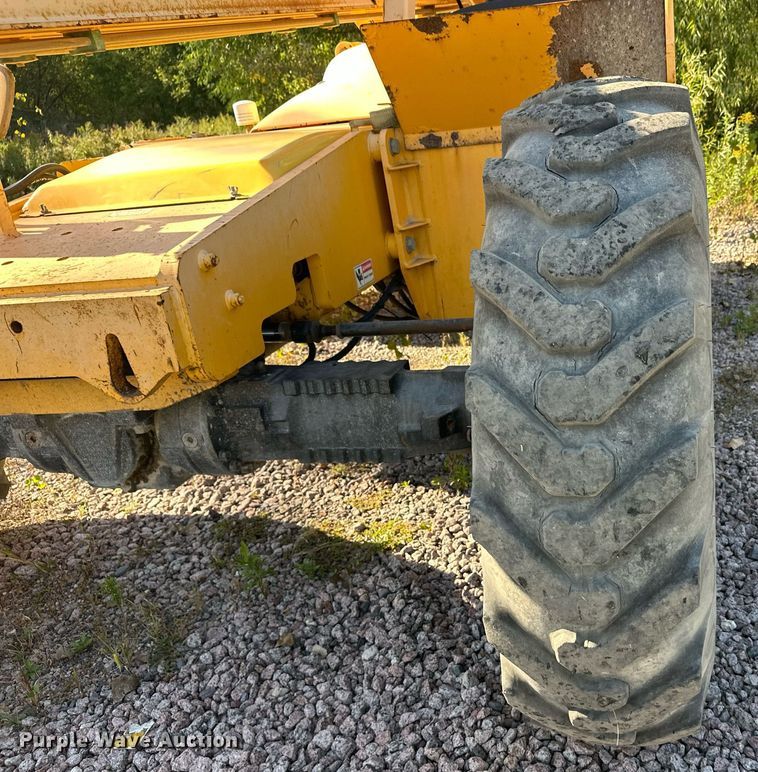 image for item EL0018 2005 Pertibone 8044 telehandler