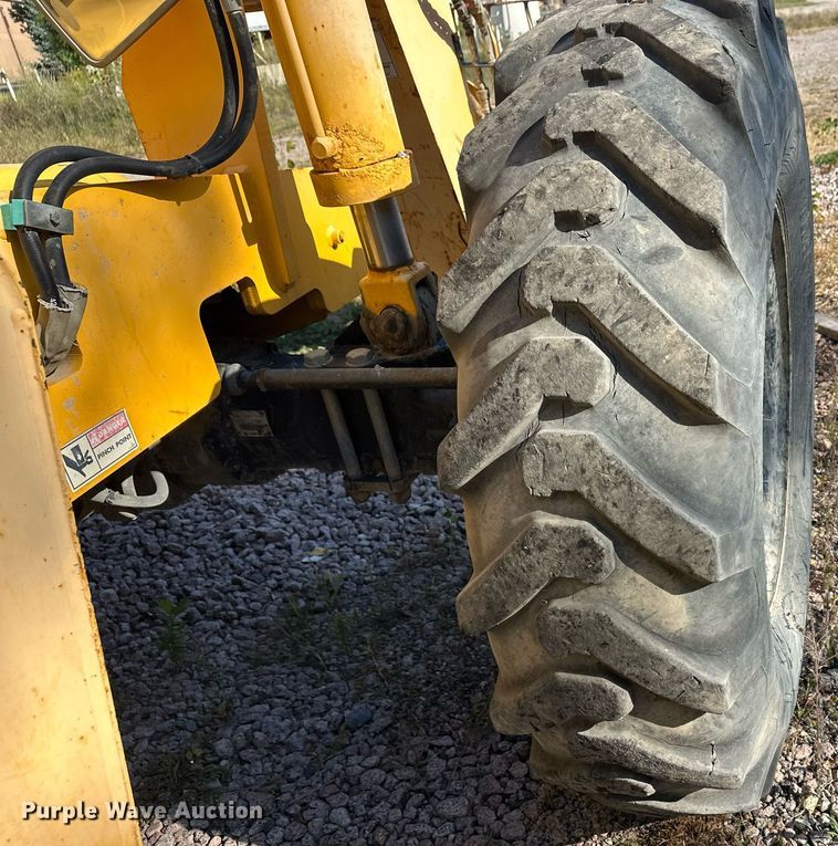 image for item EL0018 2005 Pertibone 8044 telehandler