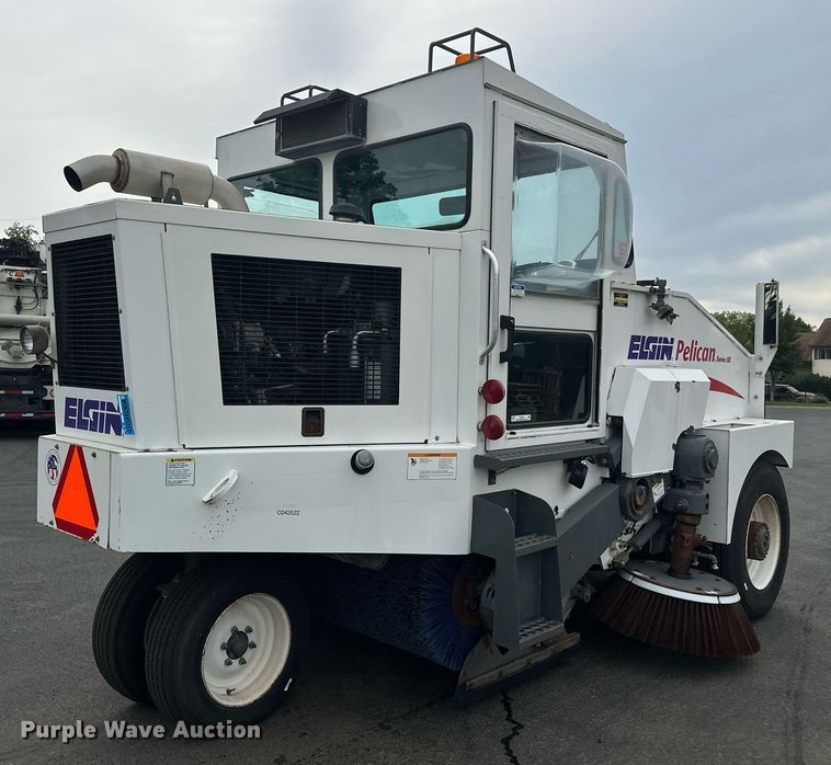 image for item EL0021 2001 Eljin Pelican series S street sweeper