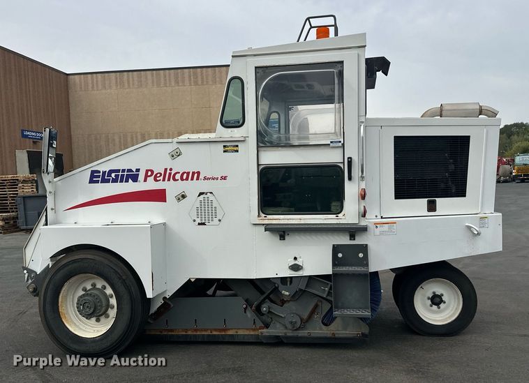 image for item EL0021 2001 Eljin Pelican series S street sweeper