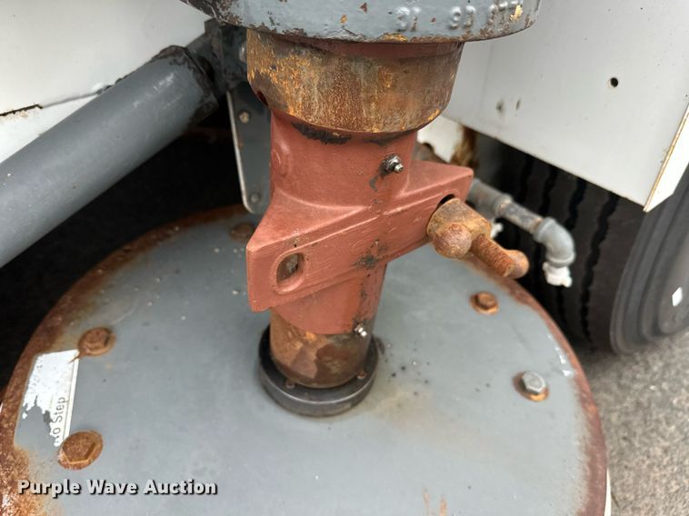 image for item EL0021 2001 Eljin Pelican series S street sweeper