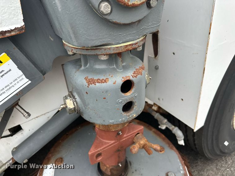 image for item EL0021 2001 Eljin Pelican series S street sweeper