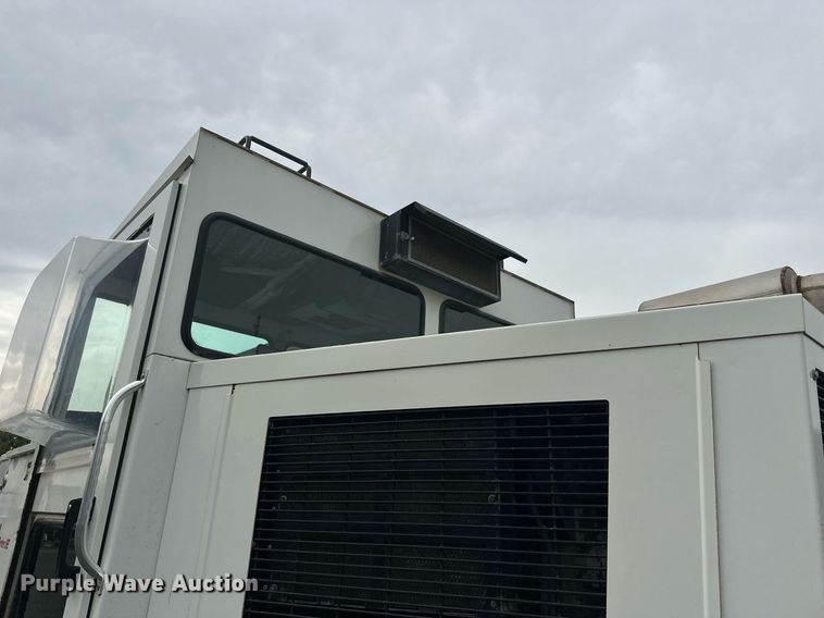 image for item EL0021 2001 Eljin Pelican series S street sweeper