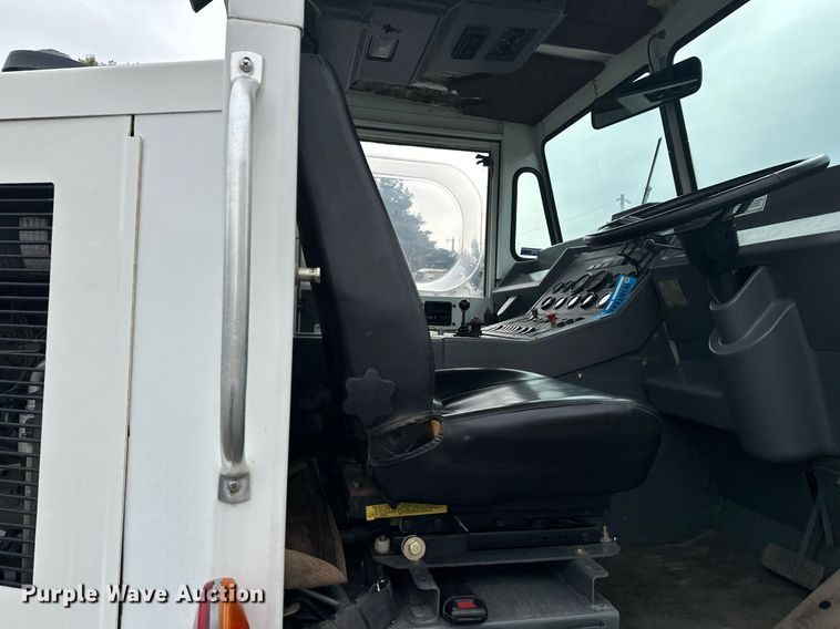 image for item EL0021 2001 Eljin Pelican series S street sweeper