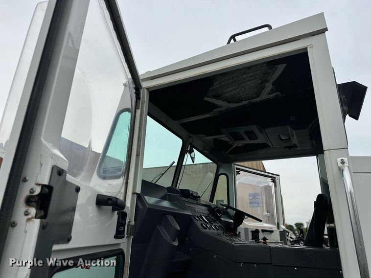 image for item EL0021 2001 Eljin Pelican series S street sweeper