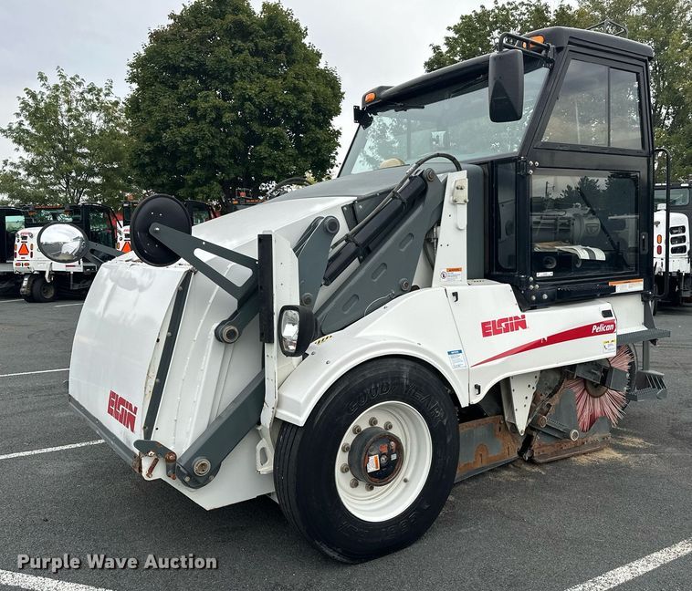 image for item EL0022 2010 Eljin Pelican street sweeper