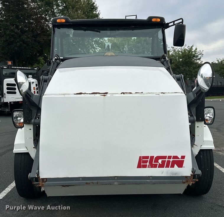 image for item EL0022 2010 Eljin Pelican street sweeper