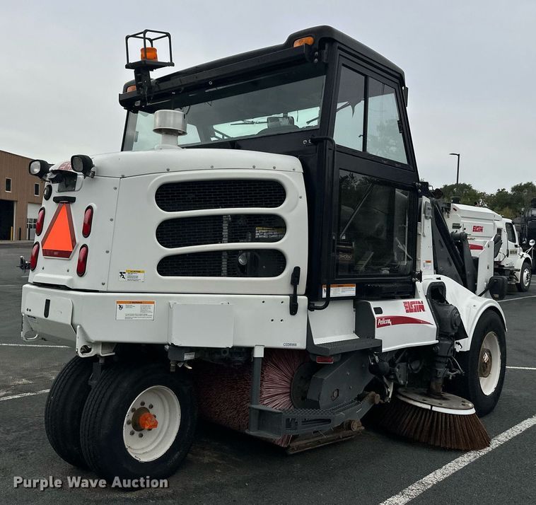 image for item EL0022 2010 Eljin Pelican street sweeper