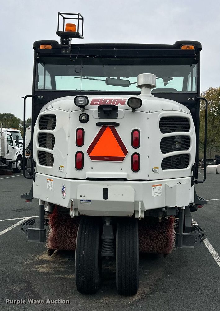 image for item EL0022 2010 Eljin Pelican street sweeper