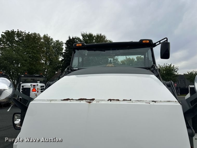 image for item EL0022 2010 Eljin Pelican street sweeper