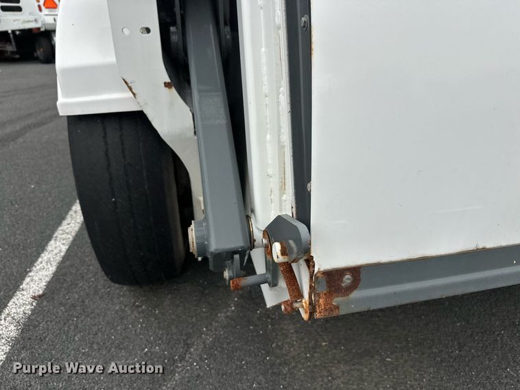 image for item EL0022 2010 Eljin Pelican street sweeper