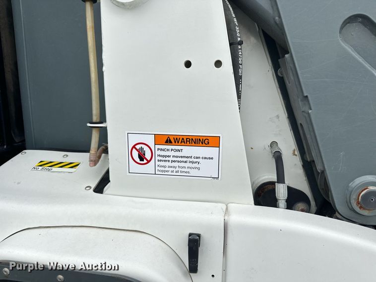 image for item EL0022 2010 Eljin Pelican street sweeper