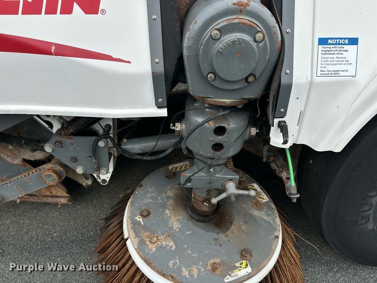 image for item EL0022 2010 Eljin Pelican street sweeper