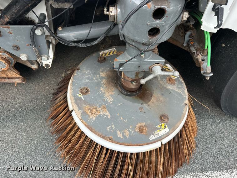 image for item EL0022 2010 Eljin Pelican street sweeper