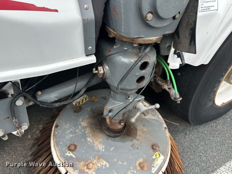 image for item EL0022 2010 Eljin Pelican street sweeper