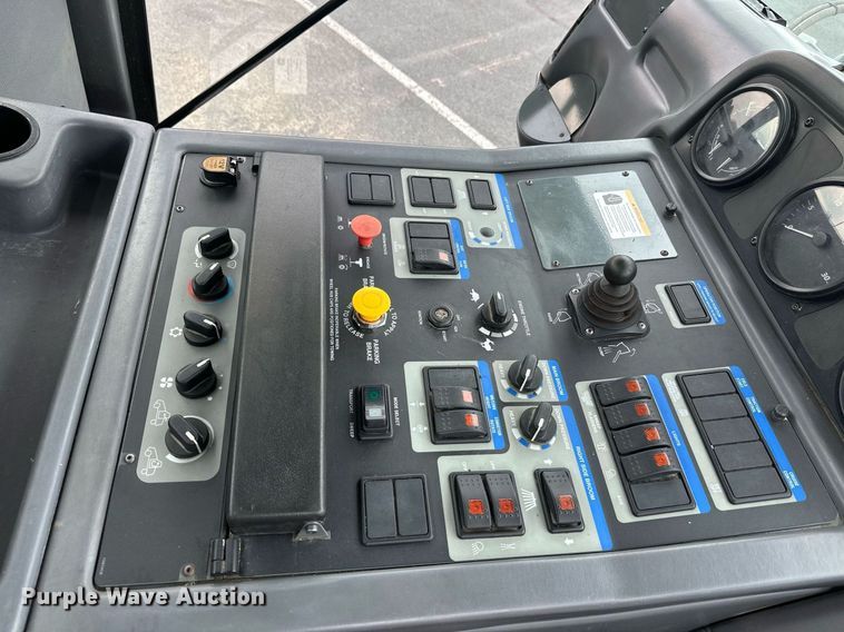 image for item EL0022 2010 Eljin Pelican street sweeper