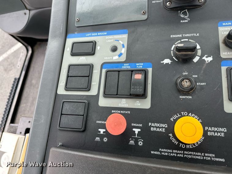 image for item EL0022 2010 Eljin Pelican street sweeper