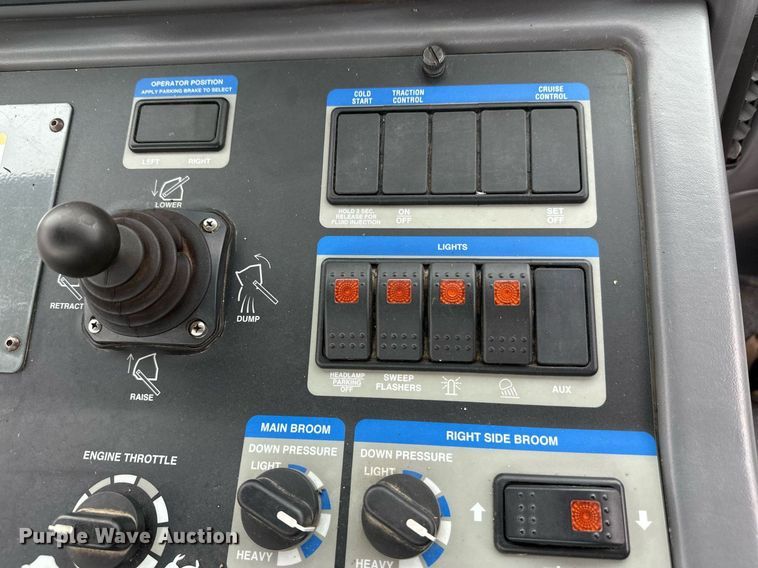 image for item EL0022 2010 Eljin Pelican street sweeper