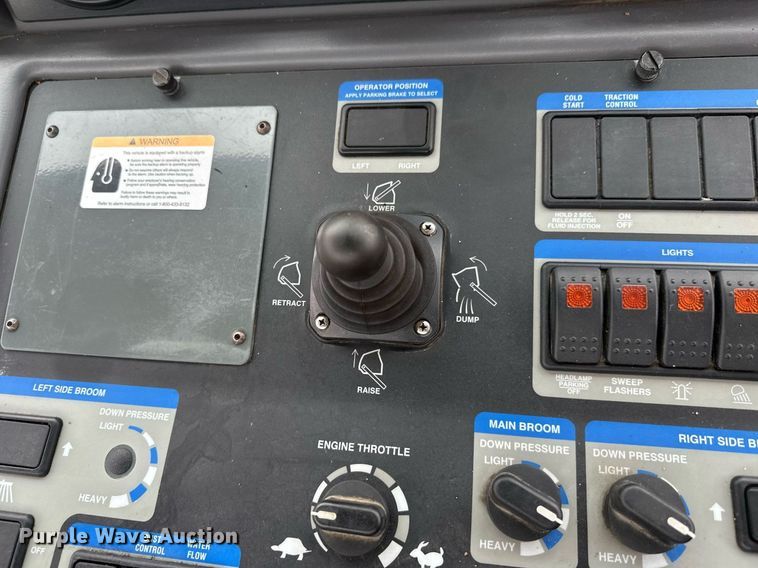 image for item EL0022 2010 Eljin Pelican street sweeper