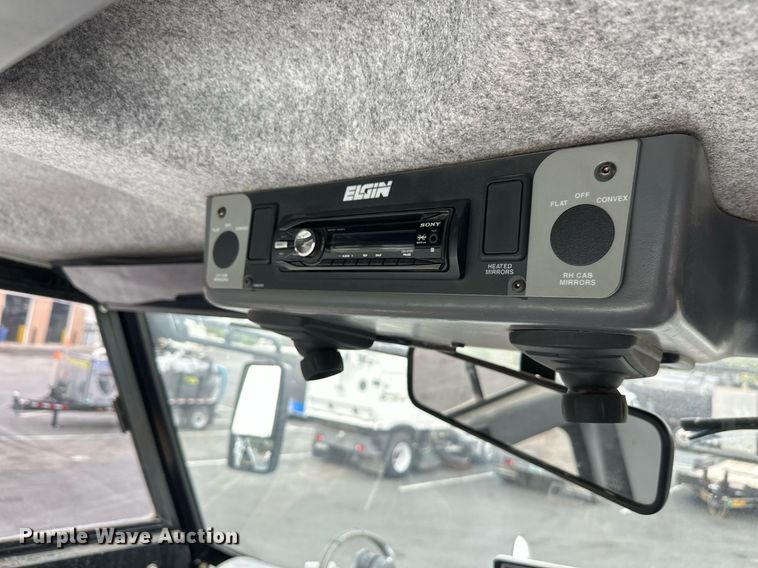 image for item EL0022 2010 Eljin Pelican street sweeper