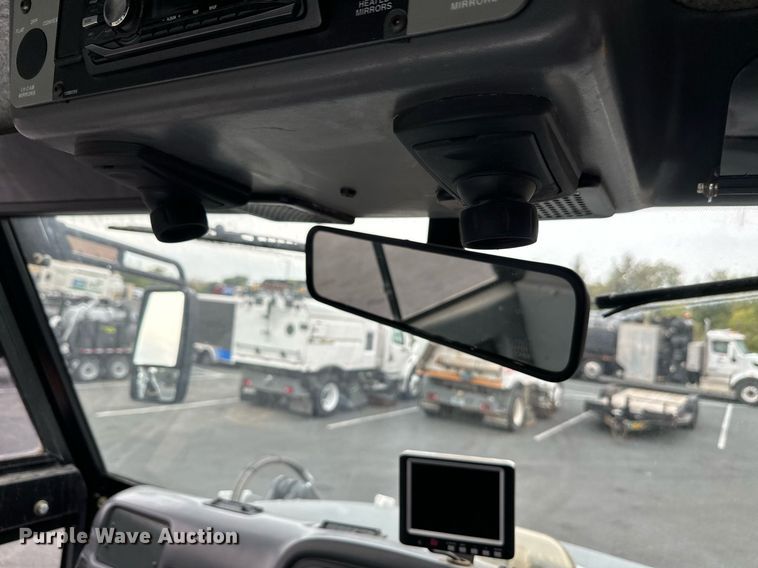 image for item EL0022 2010 Eljin Pelican street sweeper