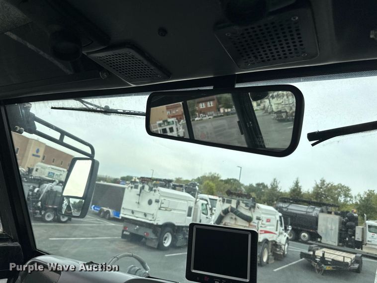 image for item EL0022 2010 Eljin Pelican street sweeper