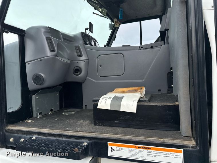 image for item EL0022 2010 Eljin Pelican street sweeper