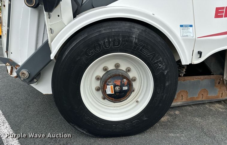 image for item EL0022 2010 Eljin Pelican street sweeper