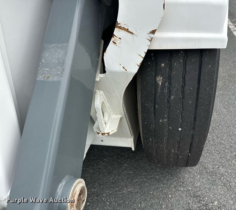 image for item EL0022 2010 Eljin Pelican street sweeper