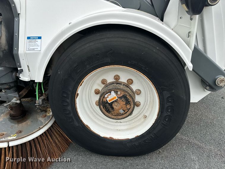 image for item EL0022 2010 Eljin Pelican street sweeper