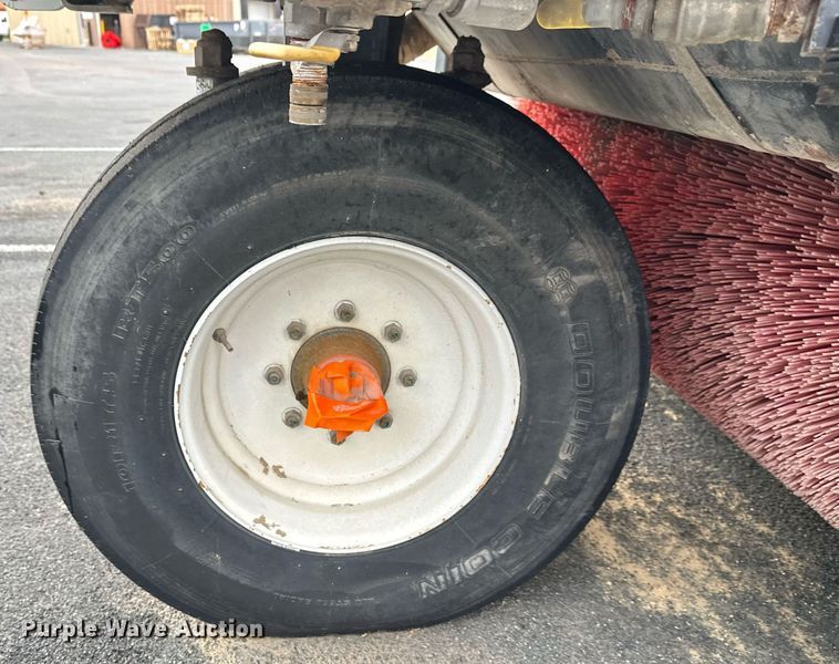 image for item EL0022 2010 Eljin Pelican street sweeper