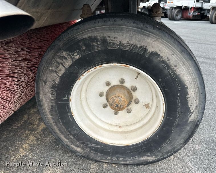 image for item EL0022 2010 Eljin Pelican street sweeper