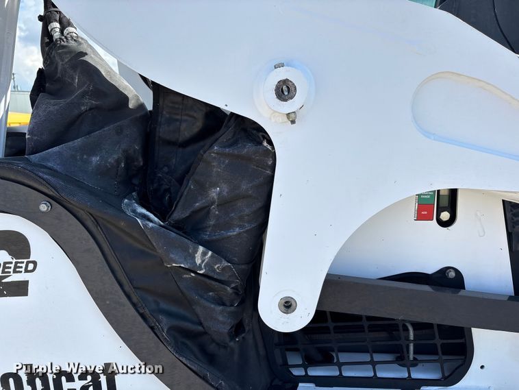 image for item EM6046 2018 Bobcat T770 tracked skid steer loader