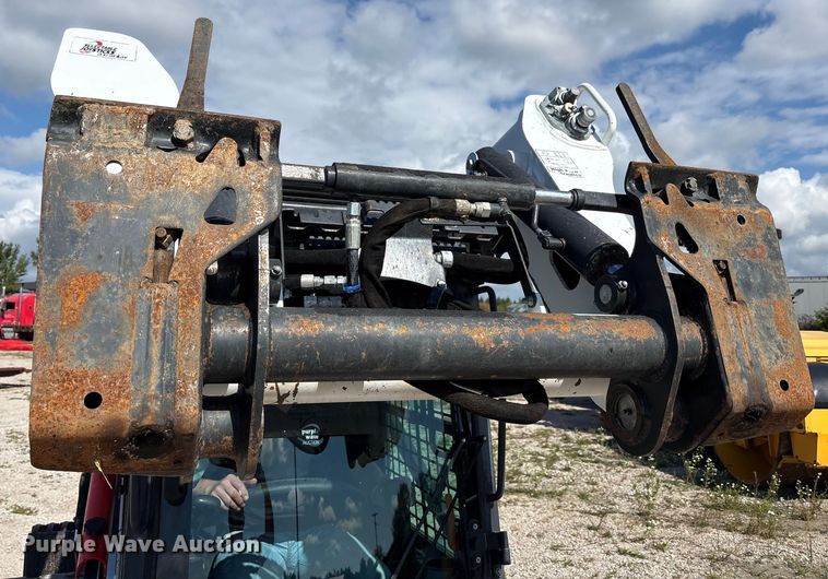 image for item EM6046 2018 Bobcat T770 tracked skid steer loader