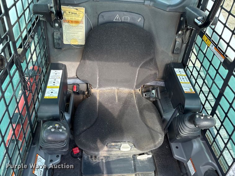 image for item EM6046 2018 Bobcat T770 tracked skid steer loader