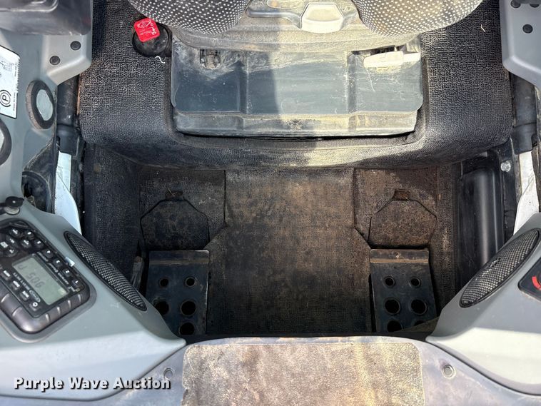 image for item EM6046 2018 Bobcat T770 tracked skid steer loader