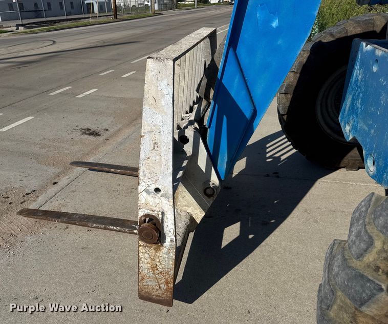 image for item EM8149 2007 Genie GTH-842 telehandler