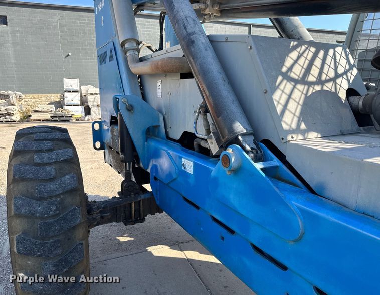 image for item EM8149 2007 Genie GTH-842 telehandler