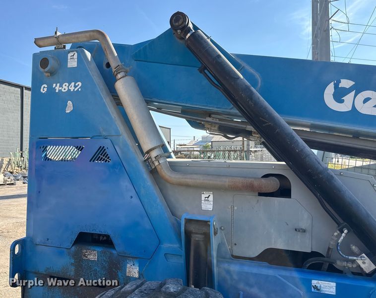 image for item EM8149 2007 Genie GTH-842 telehandler