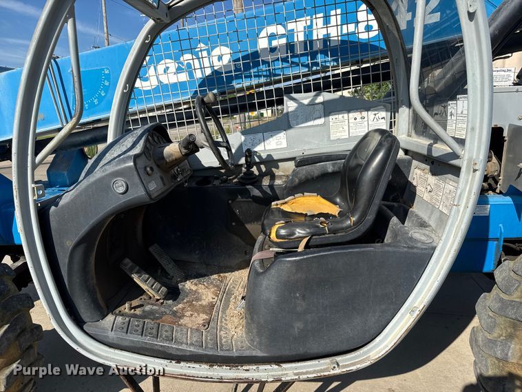 image for item EM8149 2007 Genie GTH-842 telehandler