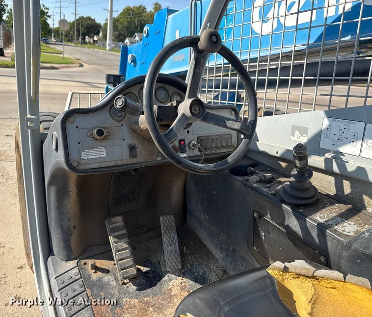 image for item EM8149 2007 Genie GTH-842 telehandler