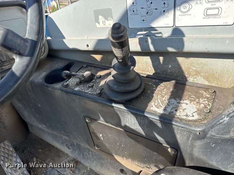 image for item EM8149 2007 Genie GTH-842 telehandler