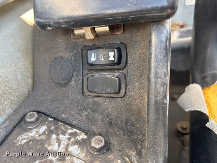 image for item EM8149 2007 Genie GTH-842 telehandler