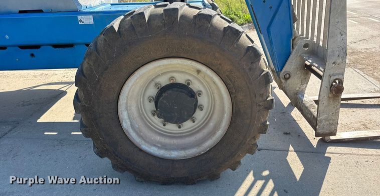 image for item EM8149 2007 Genie GTH-842 telehandler