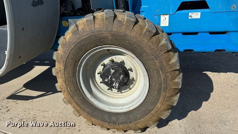 image for item EM8149 2007 Genie GTH-842 telehandler